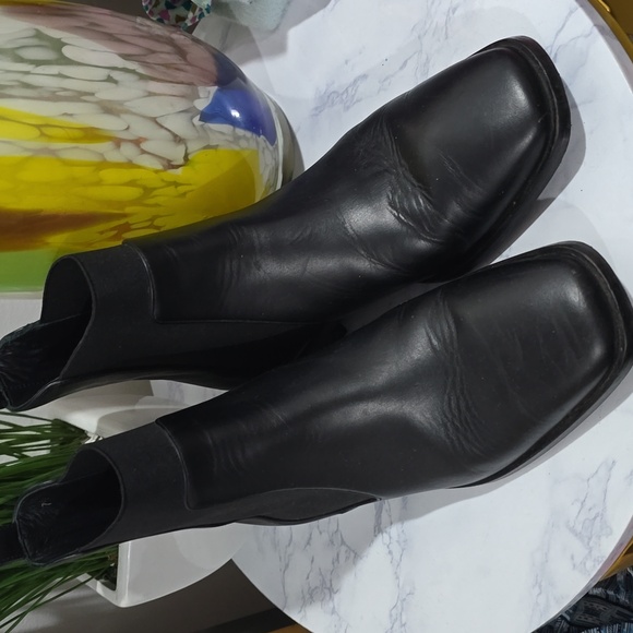 EverlaneThe Square Toe Chelsea Boot - Picture 3 of 7